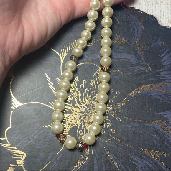 SOLD Vintage Handmade Chunky Cream Pearl and Red Beaded Necklace - Picture 6 of 9